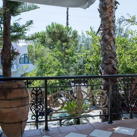 Amfitrion Apartment *